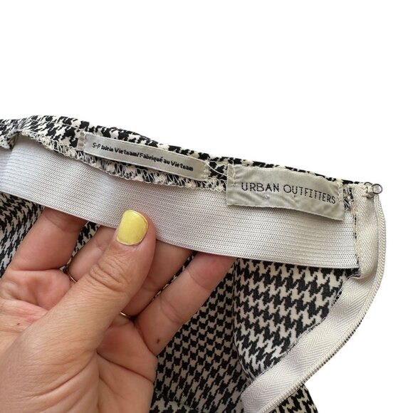 Urban Outfitters SMALL Houndstooth Black White Check Satin Long Midi Skirt - Picture 7 of 11
